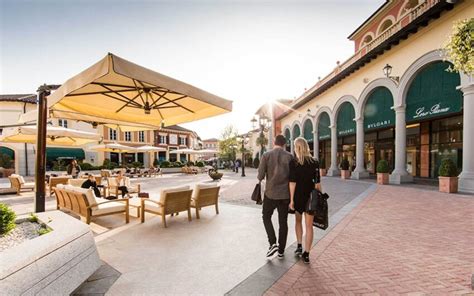 orari serravalle outlet